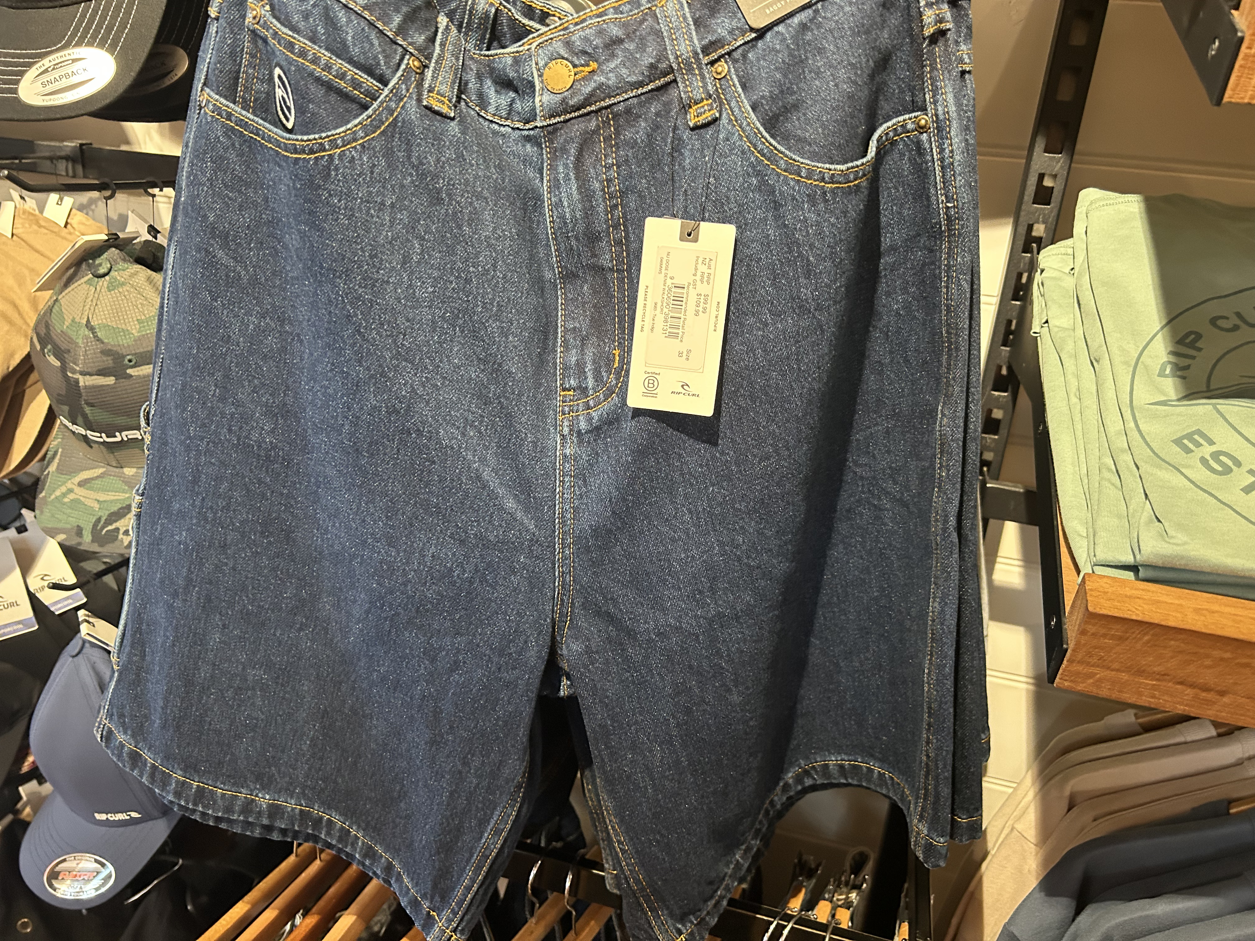 Shorts i butiksvindue